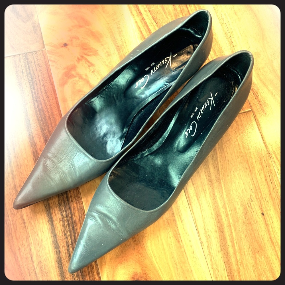 Kenneth Cole pointed toe shoes